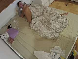 voyeurcam-julmodels-greybed-1 Webcam Model Profile