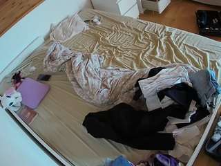 voyeurcam-julmodels-greybed-1 camsoda