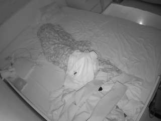voyeurcam-julmodels-greybed-1 - Live Cam