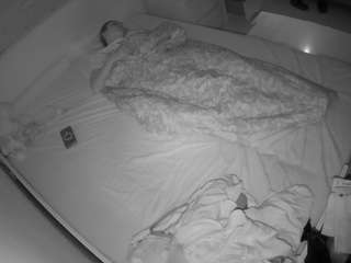 voyeurcam-julmodels-greybed-1 camsoda