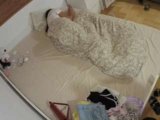 voyeurcam-julmodels-greybed-1 camsoda