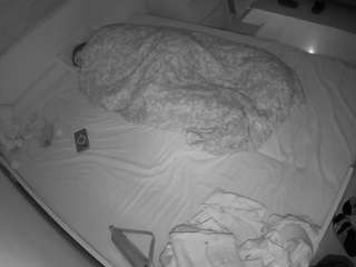 voyeurcam-julmodels-greybed-1 camsoda