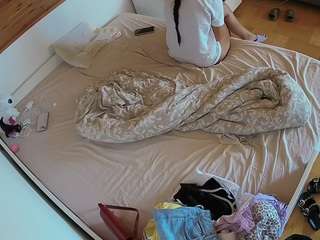 voyeurcam-julmodels-greybed-1 camsoda