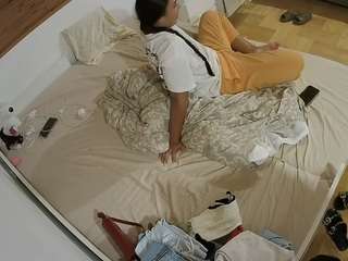 voyeurcam-julmodels-greybed-1 camsoda