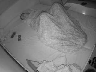voyeurcam-julmodels-greybed-1 camsoda
