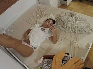 voyeurcam-julmodels-greybed-1 camsoda