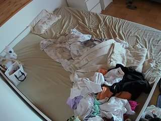voyeurcam-julmodels-greybed-1 webcam model