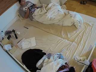 voyeurcam-julmodels-greybed-1 camsoda
