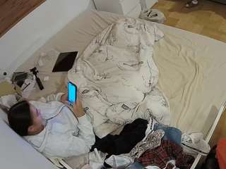 voyeurcam-julmodels-greybed-1 camsoda