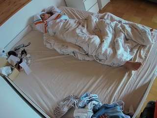 voyeurcam-julmodels-greybed-1 camsoda