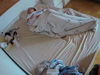 voyeurcam-julmodels-greybed-1 camsoda