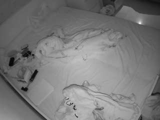 voyeurcam-julmodels-greybed-1 camsoda