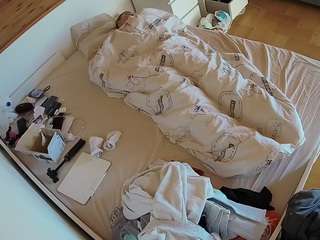 voyeurcam-julmodels-greybed-1 camsoda