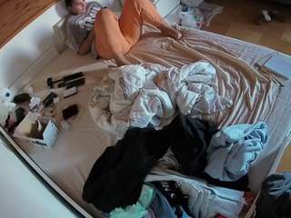 voyeurcam-julmodels-greybed-1 camsoda