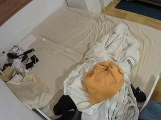 voyeurcam-julmodels-greybed-1 camsoda