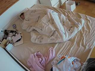 voyeurcam-julmodels-greybed-1 webcam model