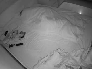 voyeurcam-julmodels-greybed-1's CamSoda show and profile