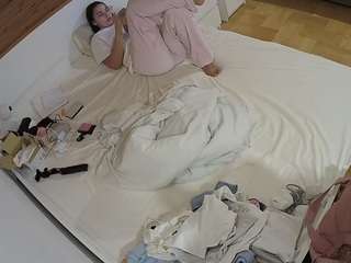 voyeurcam-julmodels-greybed-1 camsoda