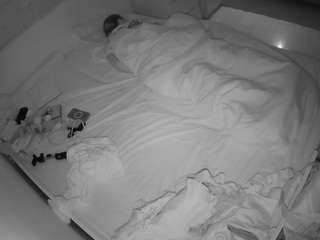 voyeurcam-julmodels-greybed-1's CamSoda show and profile