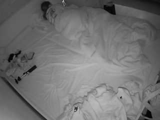 Live Sex Chat with Julmodels Bedroom-B1 (@voyeurcam-julmodels-greybed-1)