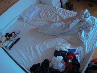 voyeurcam-julmodels-greybed-1's CamSoda show and profile