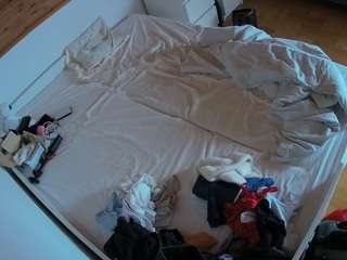 voyeurcam-julmodels-greybed-1's CamSoda show and profile