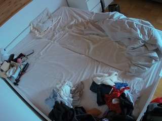 voyeurcam-julmodels-greybed-1's CamSoda show and profile