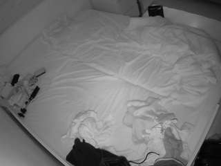 voyeurcam-julmodels-greybed-1's CamSoda show and profile