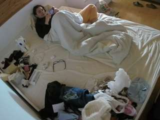 voyeurcam-julmodels-greybed-1 Hd live webcam