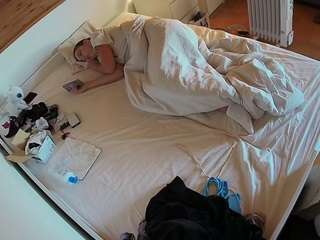 voyeurcam-julmodels-greybed-1 Live Webcam on CamSoda