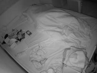 voyeurcam-julmodels-greybed-1's CamSoda show and profile