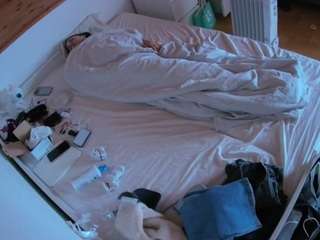 voyeurcam-julmodels-greybed-1's CamSoda show and profile