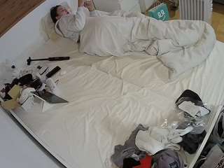 voyeurcam-julmodels-greybed-1 webcam model