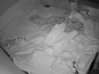 voyeurcam-julmodels-greybed-1 webcam