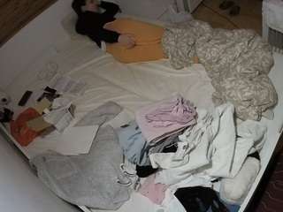 voyeurcam-julmodels-greybed-1 webcam