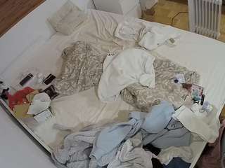 voyeurcam-julmodels-greybed-1 webcam