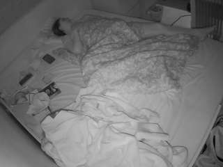 voyeurcam-julmodels-greybed-1 webcam