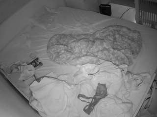 voyeurcam-julmodels-greybed-1 webcam