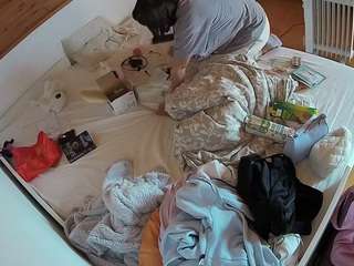 voyeurcam-julmodels-greybed-1