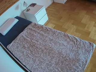 voyeurcam-julmodels-greybed-1's CamSoda show and profile