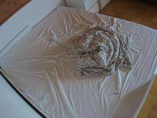 voyeurcam-julmodels-greybed-1 live cam profile