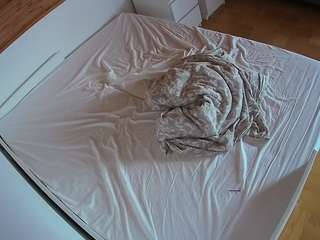 voyeurcam-julmodels-greybed-1 live cam profile