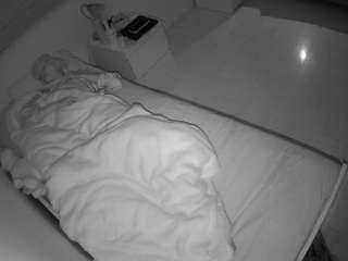 voyeurcam-julmodels-greybed-1 camsoda