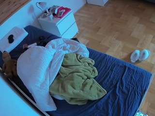 voyeurcam-julmodels-greybed-1's CamSoda show and profile