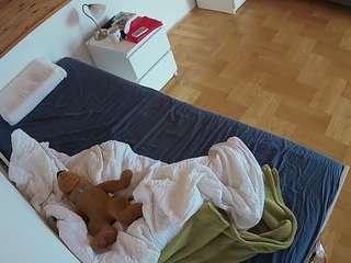 voyeurcam-julmodels-greybed-1's CamSoda show and profile