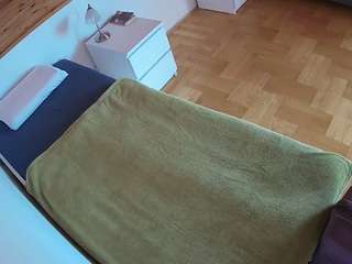 voyeurcam-julmodels-greybed-1 webcam