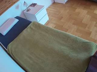 voyeurcam-julmodels-greybed-1's CamSoda show and profile