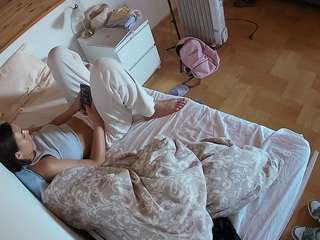 voyeurcam-julmodels-greybed-1