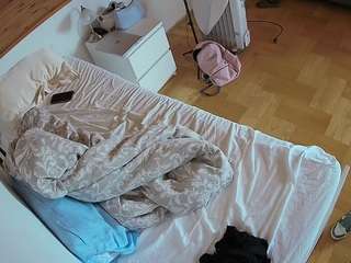 voyeurcam-julmodels-greybed-1 webcam