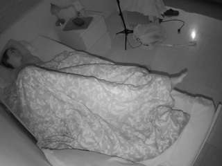 voyeurcam-julmodels-greybed-1